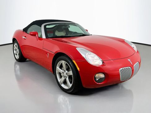 Used 2006 Pontiac Solstice Convertible w/ Premium Package RWD image 3