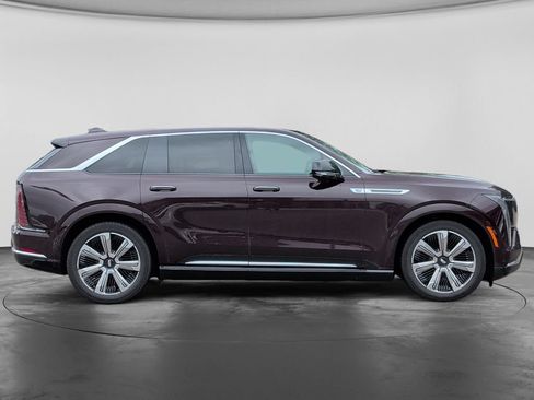 Used 2025 Cadillac Escalade IQ Luxury 2 w/ LPO, Premium Carpet Package AWD/4WD image 8
