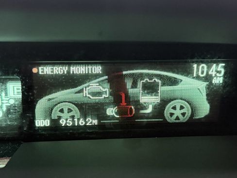 Used 2015 Toyota Prius Four image 25