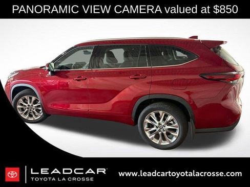 Used 2024 Toyota Highlander Limited AWD/4WD image 2