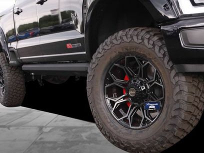 New 2026 Ford F250 Lariat w/ Black Appearance Package