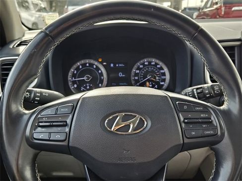 Used 2021 Hyundai Venue Denim image 18