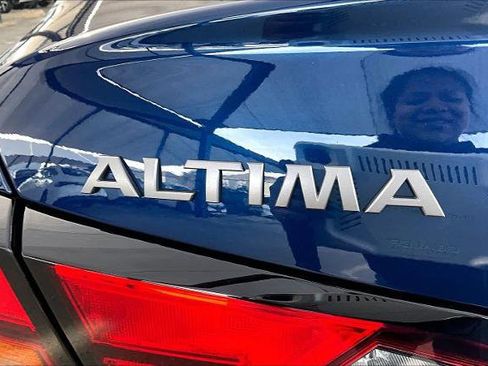 Certified 2023 Nissan Altima 2.5 SR image 10
