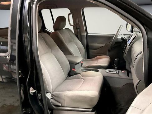Used 2020 Nissan Frontier SV w/ Midnight Edition Floor Mats image 25