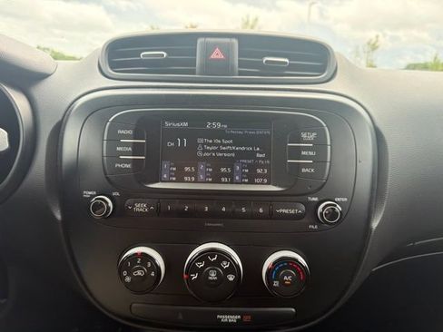 Used 2017 Kia Soul FWD image 20