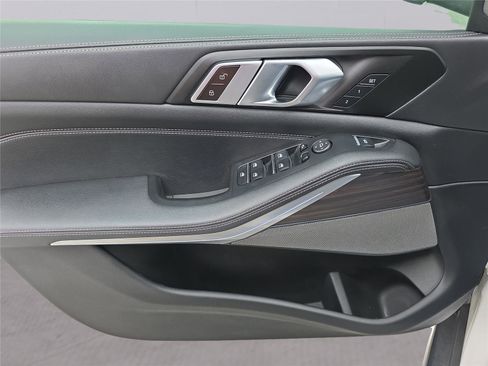 Used 2024 BMW X5 sDrive40i w/ Premium Package image 14