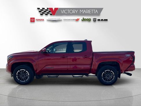 Used 2024 Toyota Tacoma TRD Sport image 2