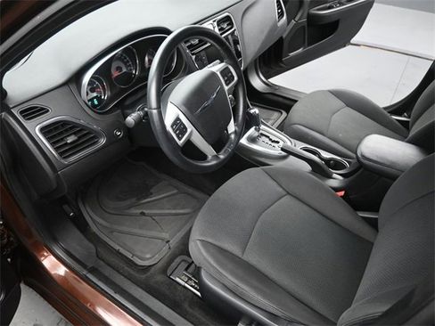Used 2012 Chrysler 200 Touring image 9