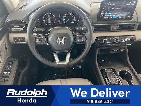 New 2025 Honda Pilot Touring image 14