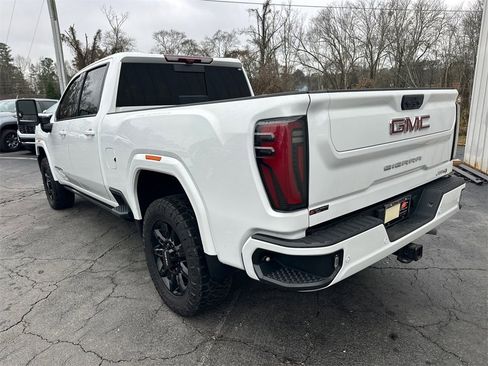 Used 2024 GMC Sierra 2500 AT4 w/ AT4 Premium Plus Package image 8