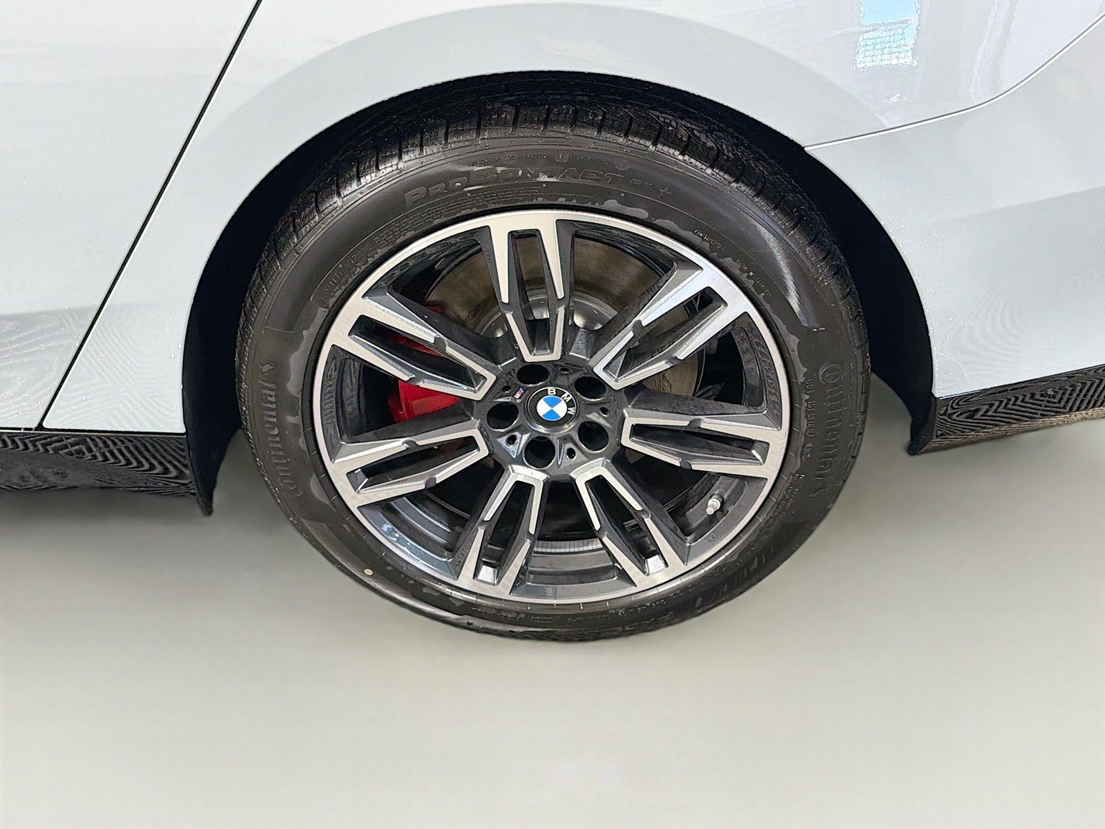 New 2026 BMW 530i xDrive w/ M Sport Package AWD/4WD image 34