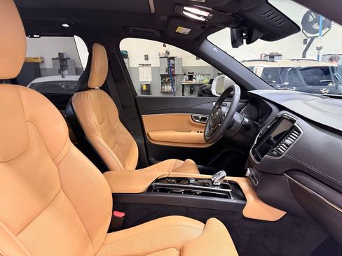 Used 2023 Volvo XC90 B6 Ultimate w/ Protection Package Premier AWD/4WD image 30