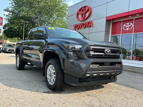 Certified 2024 Toyota Tacoma SR w/ SR Upgrade Package AWD/4WD image 8