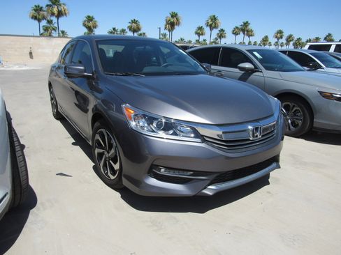 Used 2016 Honda Accord EX image 2