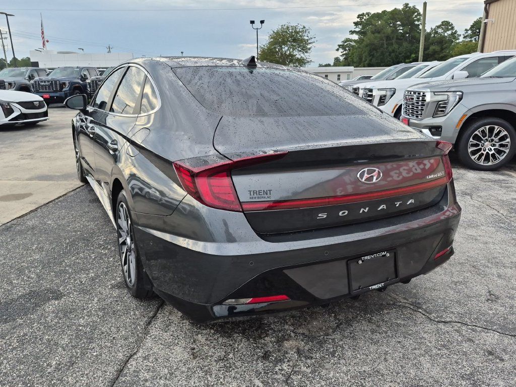 Used 2023 Hyundai Sonata Limited FWD image 2