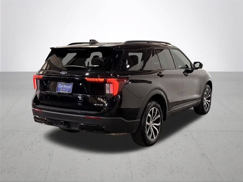Certified 2025 Ford Explorer ST-Line AWD/4WD image 11