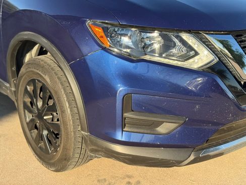 Used 2018 Nissan Rogue S image 34