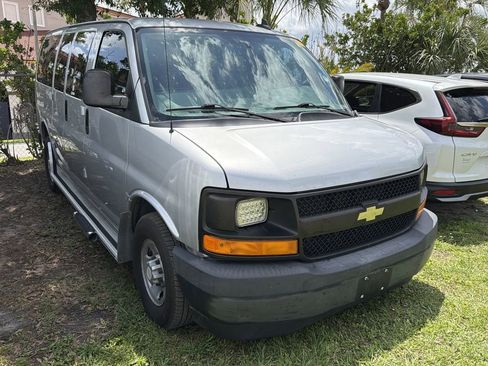 Used 2017 Chevrolet Express 2500 LS RWD image 1
