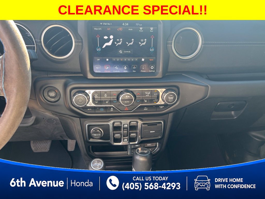 Used 2023 Jeep Wrangler Unlimited Sahara w/ Cold Weather Group AWD/4WD image 11