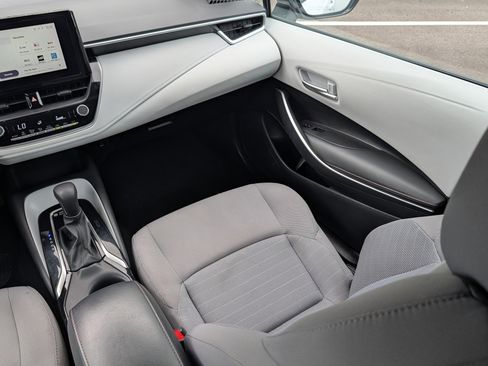 Used 2024 Toyota Corolla SE FWD image 11