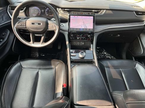 Used 2023 Jeep Grand Cherokee L Limited AWD/4WD image 3