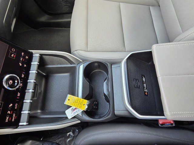 Used 2025 GMC Terrain Elevation w/ Elevation Premium Package AWD/4WD image 22