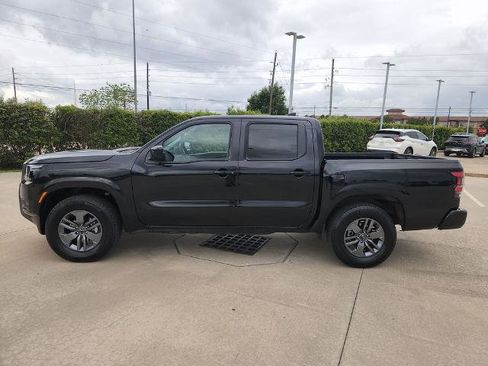 Certified 2025 Nissan Frontier SV RWD image 8