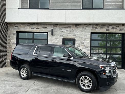 Used 2018 Chevrolet Suburban LT AWD/4WD image 1