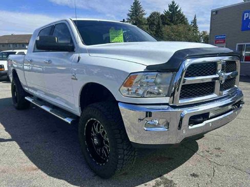 Used 2018 RAM 2500 SLT w/ Luxury Group image 4
