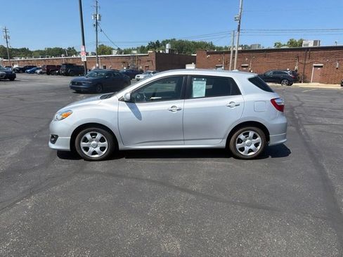 Used 2010 Toyota Matrix S w/ Sport Pkg FWD image 2