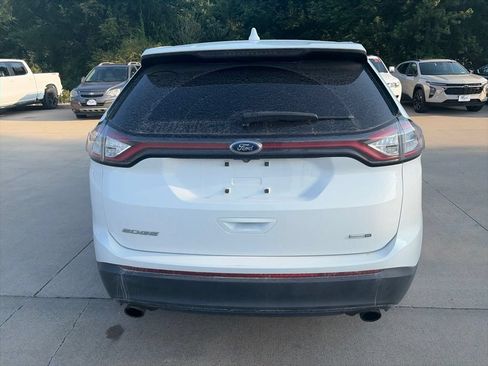 Used 2018 Ford Edge SE FWD image 8
