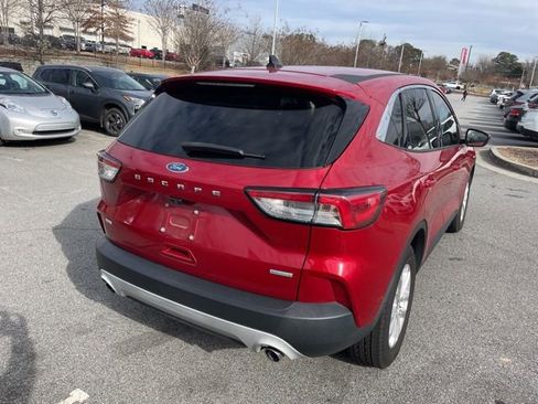 Used 2020 Ford Escape SE image 3