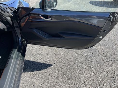 Used 2022 MAZDA MX-5 Miata RF Grand Touring w/ Weather Package image 11