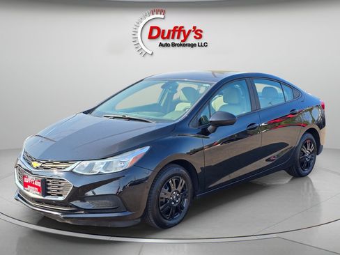 Used 2017 Chevrolet Cruze LS FWD image 10