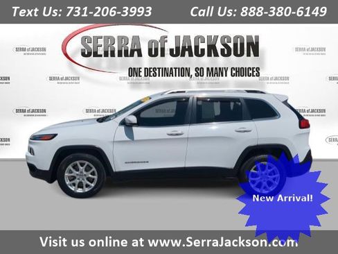Used 2015 Jeep Cherokee Latitude FWD image 1
