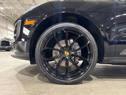 Used 2021 Porsche Macan image 19