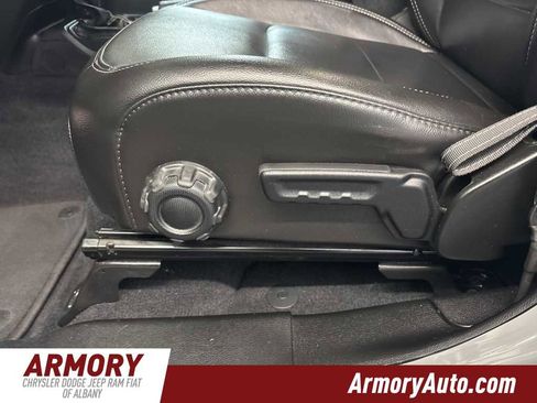 Used 2022 Jeep Wrangler Unlimited Sahara w/ Cold Weather Group image 11