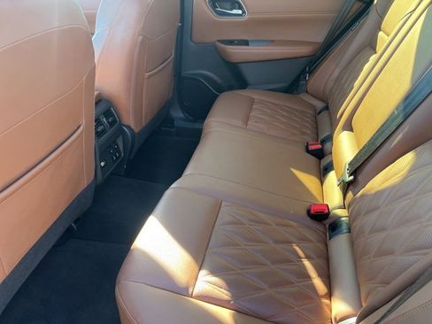 Certified 2024 Nissan Rogue Platinum w/ Platinum Premium Package image 9