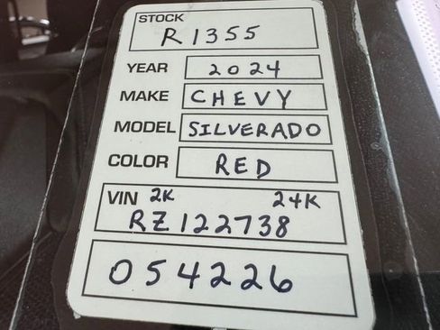 Used 2024 Chevrolet Silverado 1500 LT AWD/4WD image 26