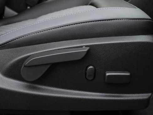 Used 2019 Chevrolet Colorado Z71 image 24