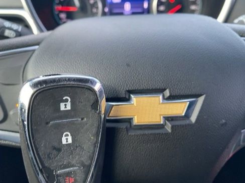 Used 2021 Chevrolet Equinox LT image 41