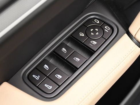 Certified 2026 Porsche Cayenne Coupe AWD/4WD image 40