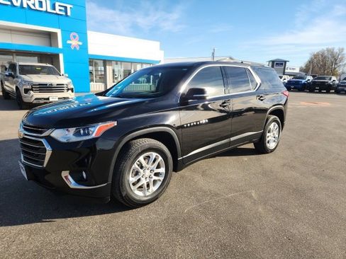 Used 2019 Chevrolet Traverse LT w/ LPO, Floor Liner Package image 2