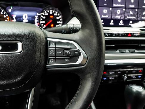 Used 2024 Jeep Compass Limited image 33