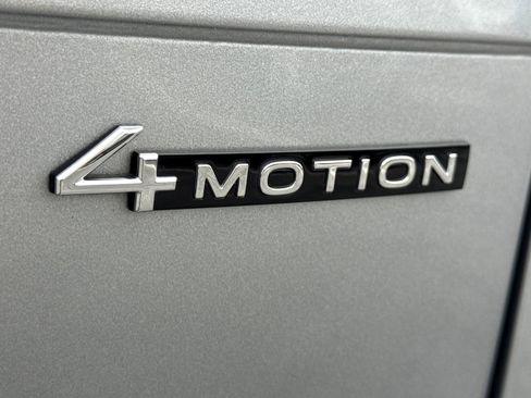 Certified 2024 Volkswagen Tiguan SE R-Line image 41