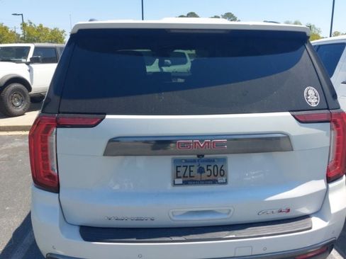 Used 2023 GMC Yukon AT4 image 6