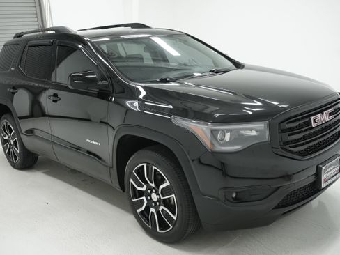 Used 2019 GMC Acadia SLT w/ Black Edition FWD image 3