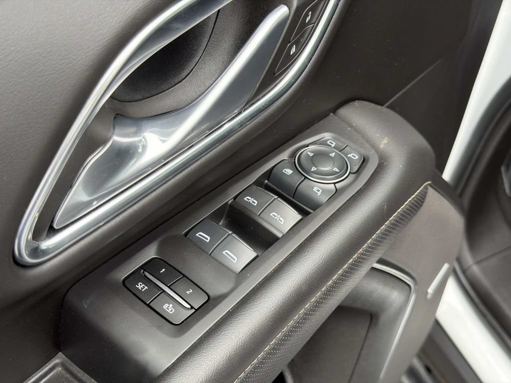 Used 2024 Chevrolet Suburban Premier AWD/4WD image 19
