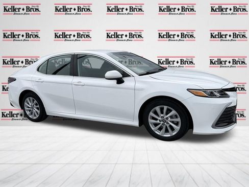 Used 2022 Toyota Camry LE image 24