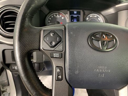 Used 2016 Toyota Tacoma TRD Sport RWD image 19